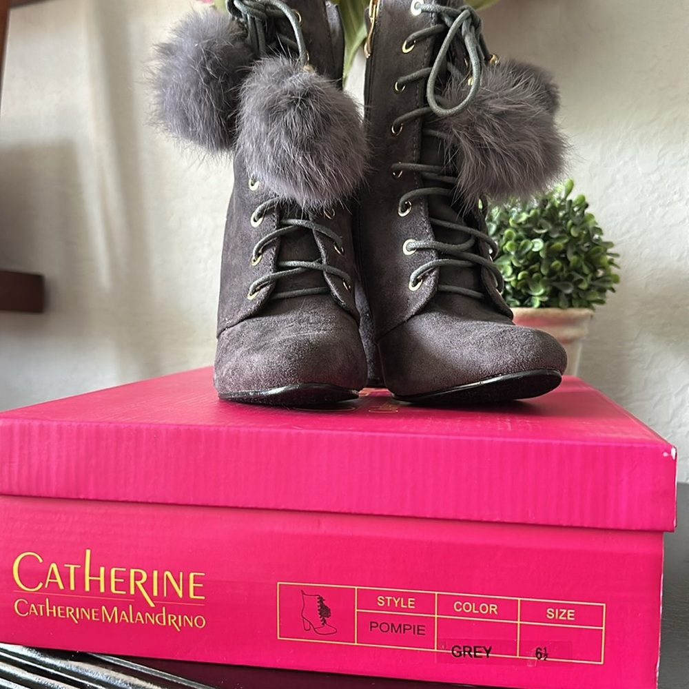 Catherine Malandrino Gray Heeled Booties - Size 6.5 - Picture 10 of 10